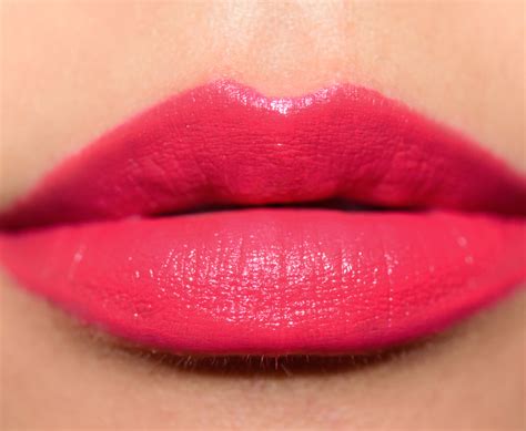 pink coral lipstick for summer.